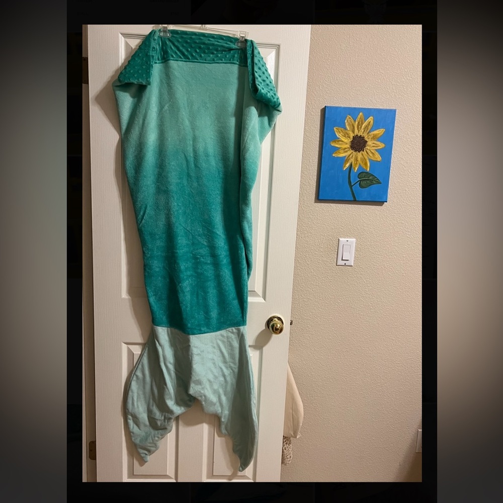 Mermaid tail blanket